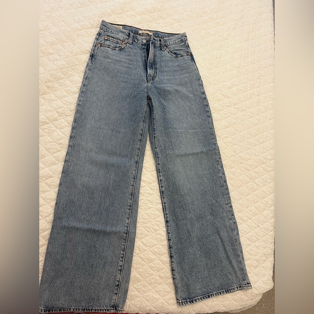 Levi’s ribcage wide leg jeans jeans size 29 nwot